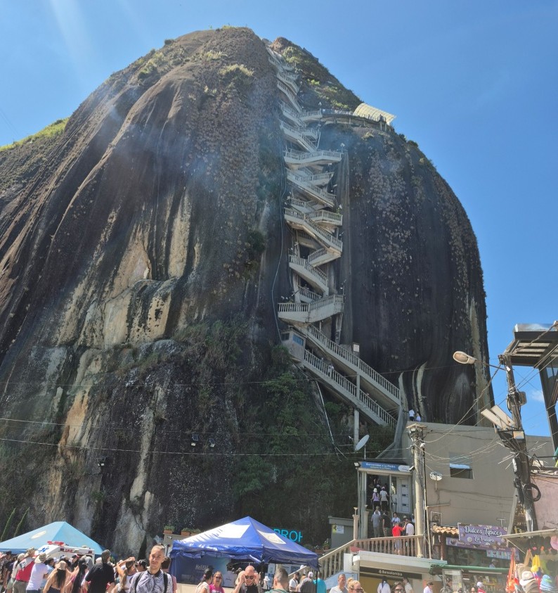 rocher de Guatapé rocher de Guatapé